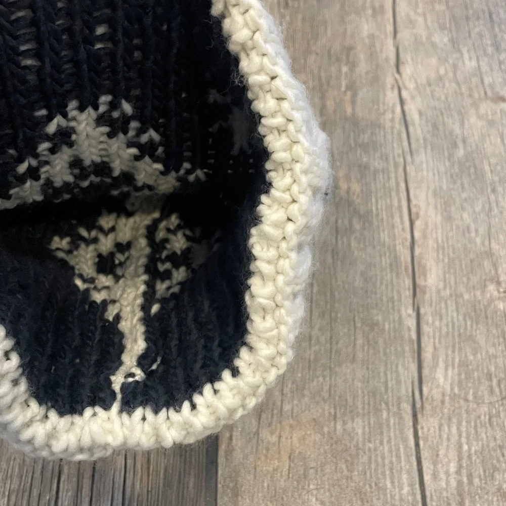 Eddie Bauer Cream and navy Pom-Pom Beanie - Picture 3 of 4
